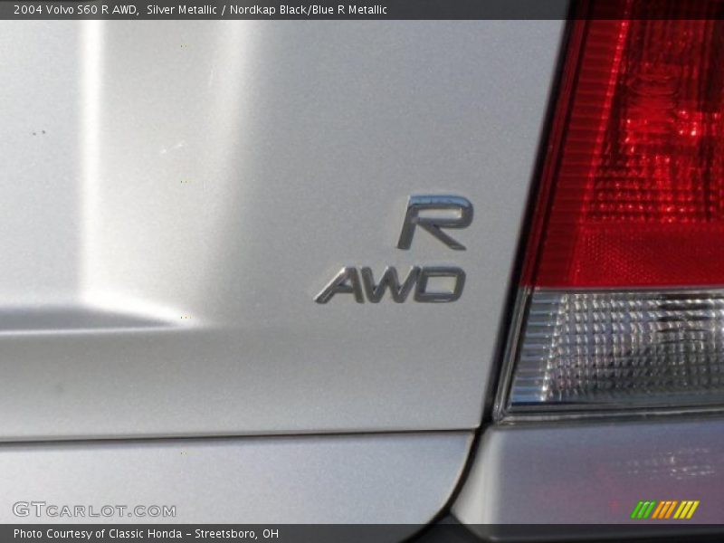  2004 S60 R AWD Logo