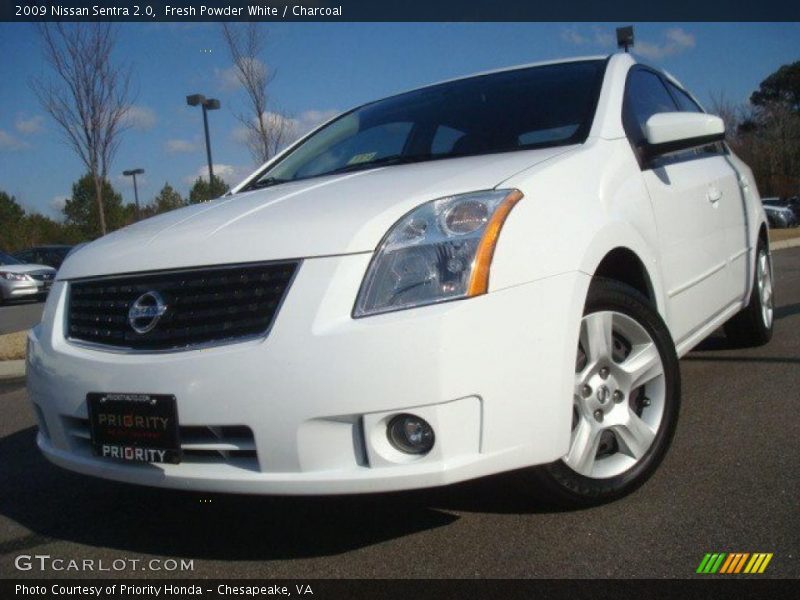 Fresh Powder White / Charcoal 2009 Nissan Sentra 2.0