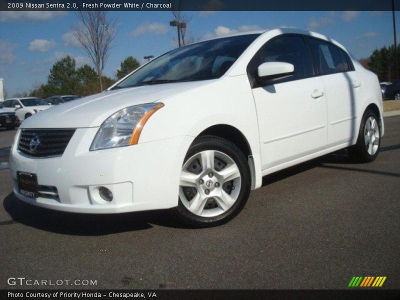 Fresh Powder White / Charcoal 2009 Nissan Sentra 2.0