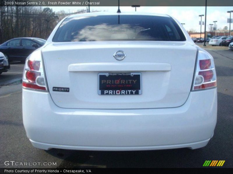 Fresh Powder White / Charcoal 2009 Nissan Sentra 2.0