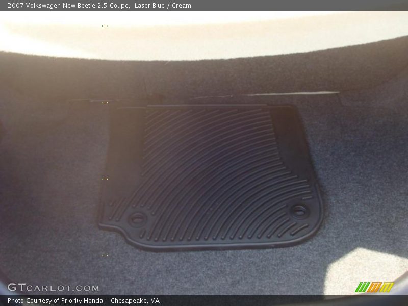 Laser Blue / Cream 2007 Volkswagen New Beetle 2.5 Coupe
