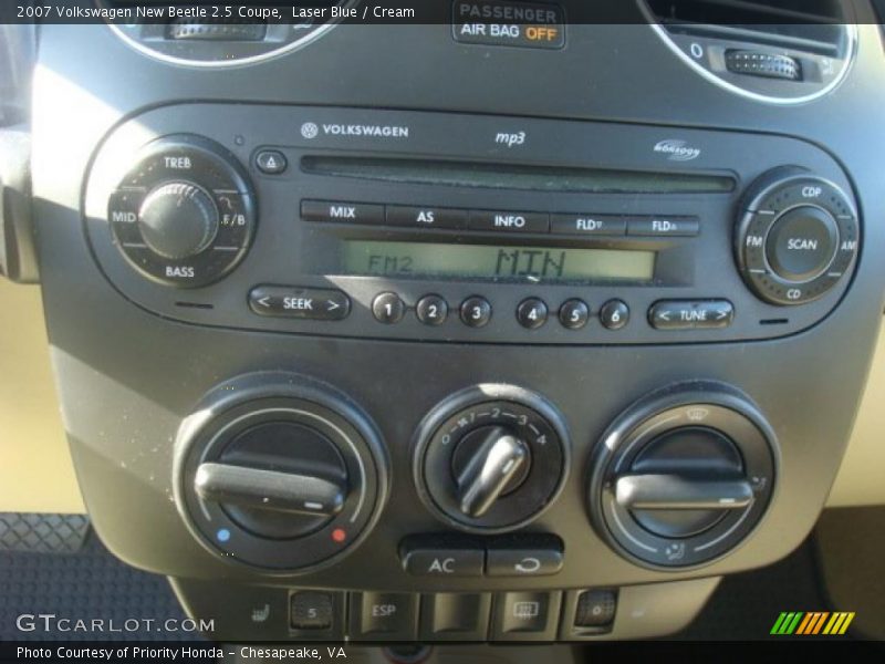 Controls of 2007 New Beetle 2.5 Coupe