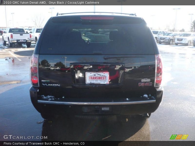 Onyx Black / Cocoa/Light Cashmere 2010 GMC Yukon Denali AWD