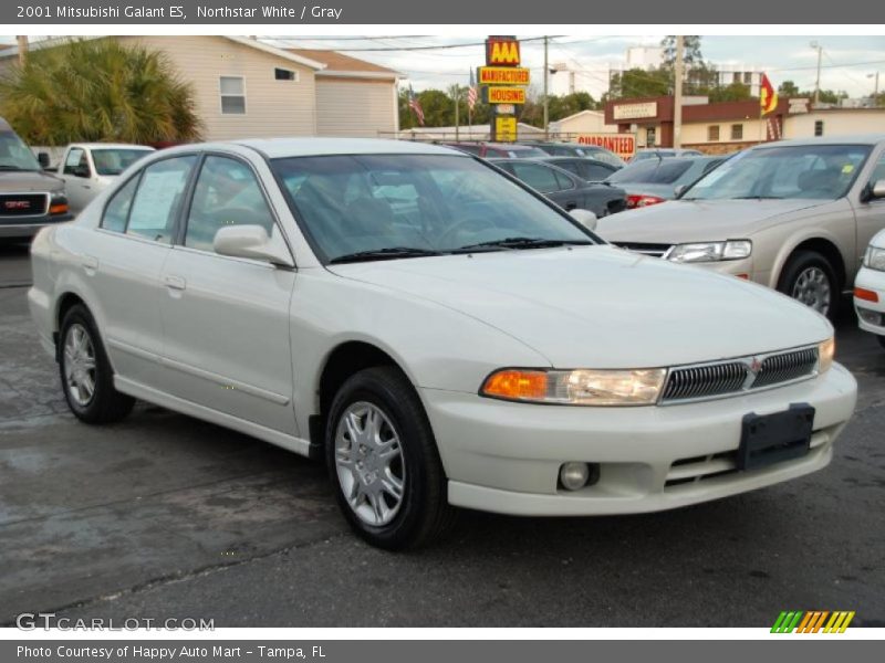 Front 3/4 View of 2001 Galant ES