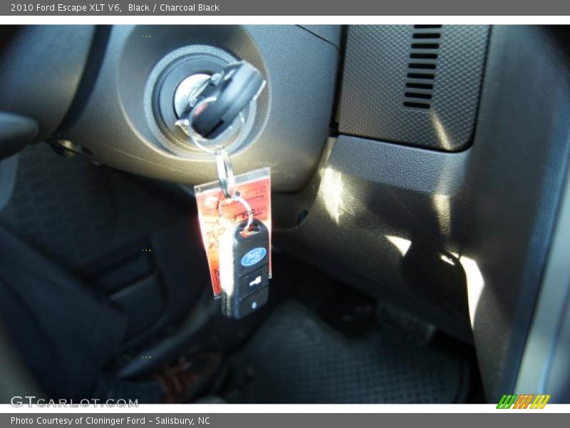 Black / Charcoal Black 2010 Ford Escape XLT V6