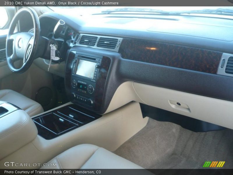 Onyx Black / Cocoa/Light Cashmere 2010 GMC Yukon Denali AWD