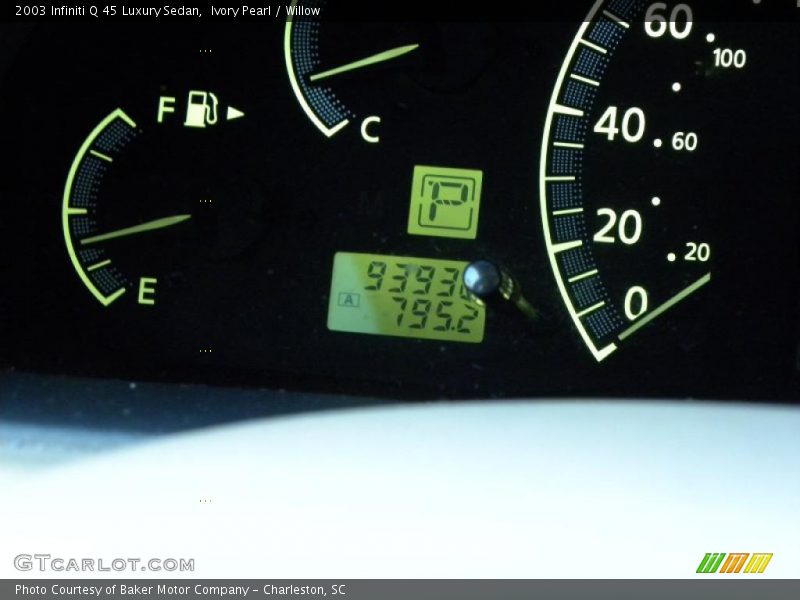 Ivory Pearl / Willow 2003 Infiniti Q 45 Luxury Sedan