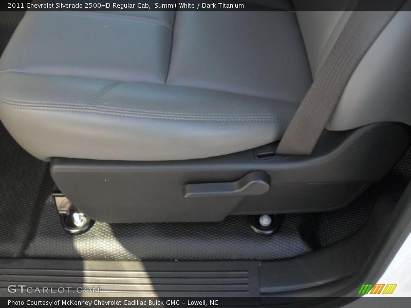 Summit White / Dark Titanium 2011 Chevrolet Silverado 2500HD Regular Cab