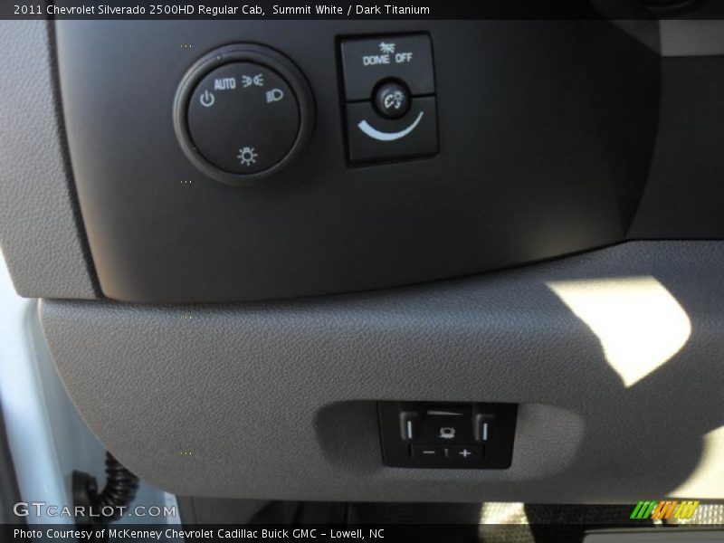 Summit White / Dark Titanium 2011 Chevrolet Silverado 2500HD Regular Cab