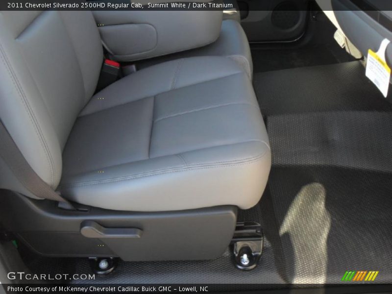 Summit White / Dark Titanium 2011 Chevrolet Silverado 2500HD Regular Cab