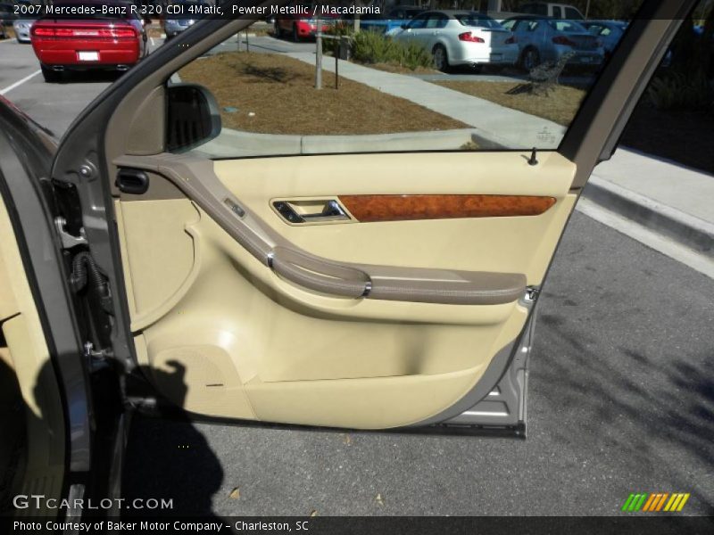 Pewter Metallic / Macadamia 2007 Mercedes-Benz R 320 CDI 4Matic
