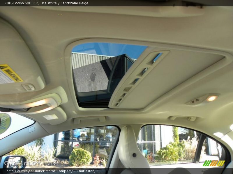 Ice White / Sandstone Beige 2009 Volvo S80 3.2