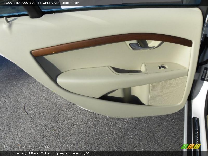Ice White / Sandstone Beige 2009 Volvo S80 3.2