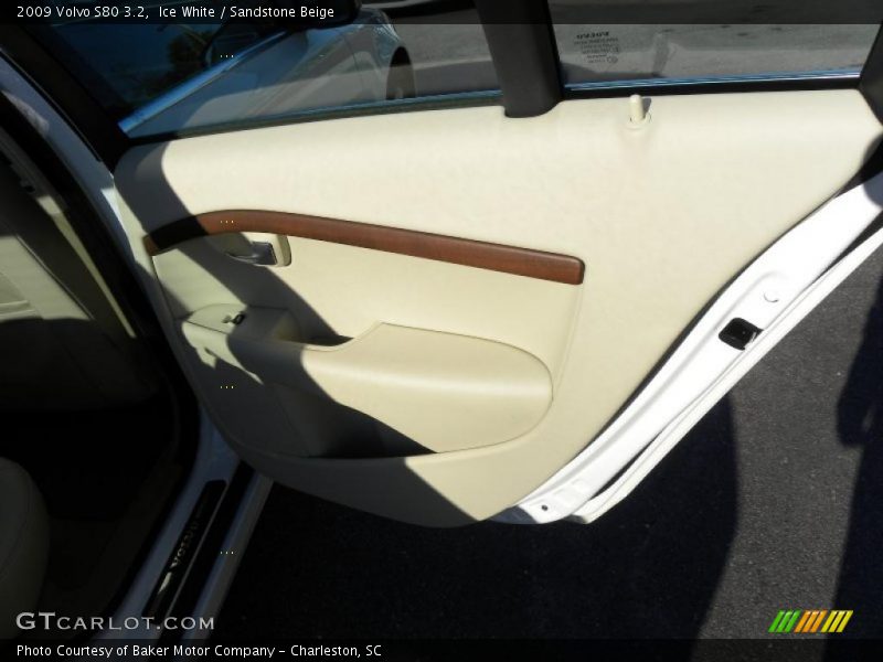 Ice White / Sandstone Beige 2009 Volvo S80 3.2