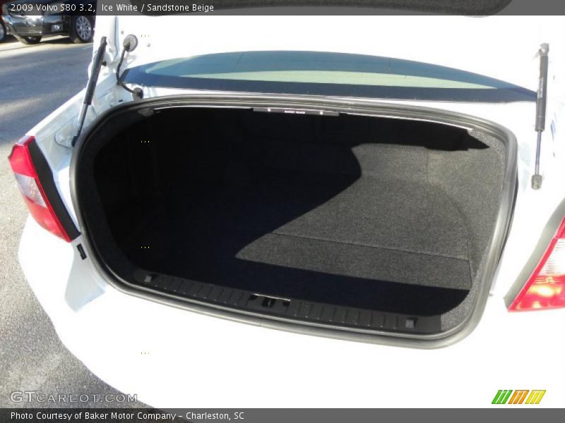 Ice White / Sandstone Beige 2009 Volvo S80 3.2