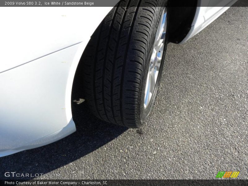 Ice White / Sandstone Beige 2009 Volvo S80 3.2