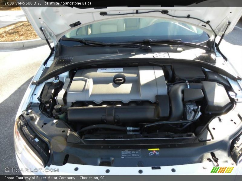 Ice White / Sandstone Beige 2009 Volvo S80 3.2