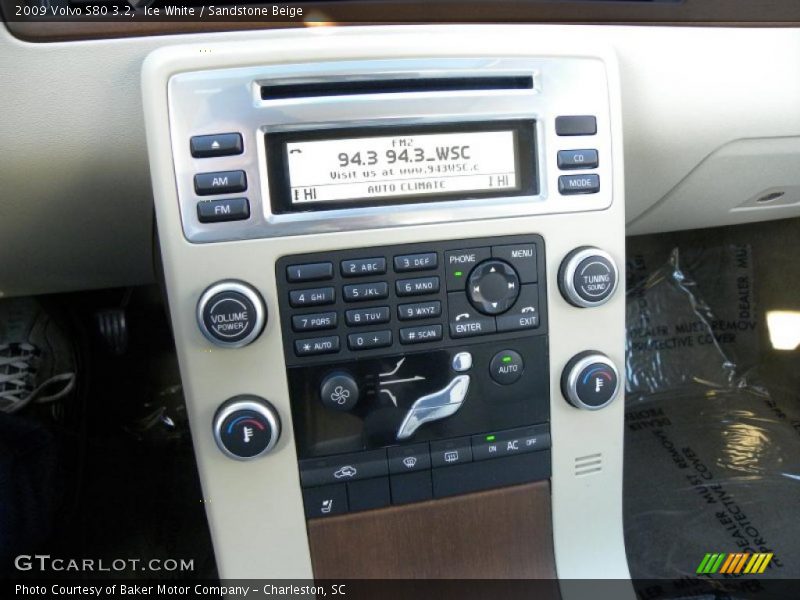 Ice White / Sandstone Beige 2009 Volvo S80 3.2