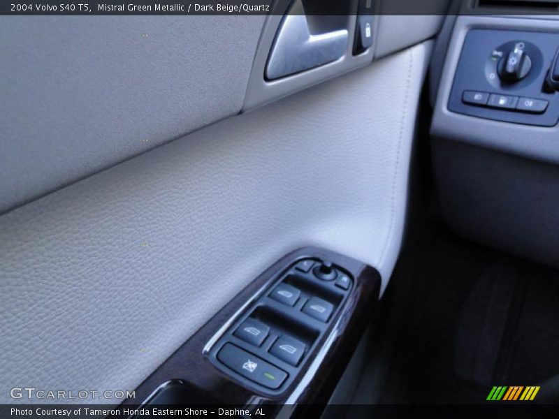 Mistral Green Metallic / Dark Beige/Quartz 2004 Volvo S40 T5