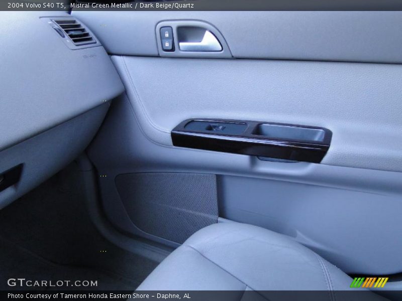 Mistral Green Metallic / Dark Beige/Quartz 2004 Volvo S40 T5