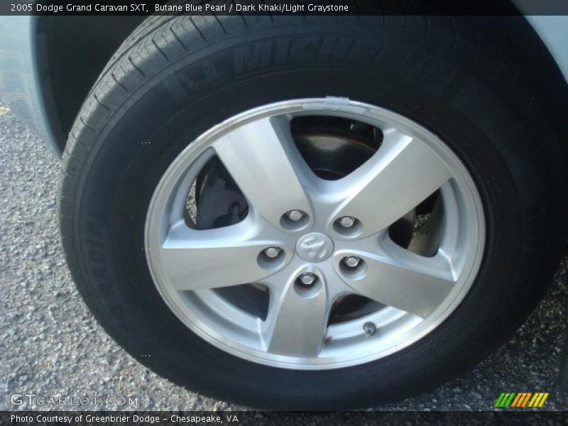  2005 Grand Caravan SXT Wheel