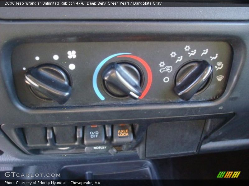 Controls of 2006 Wrangler Unlimited Rubicon 4x4