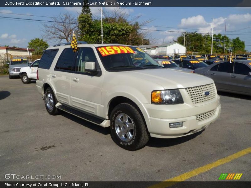 Front 3/4 View of 2006 Expedition Limited