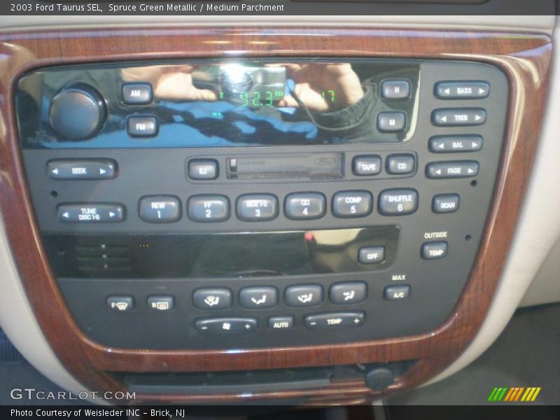 Controls of 2003 Taurus SEL