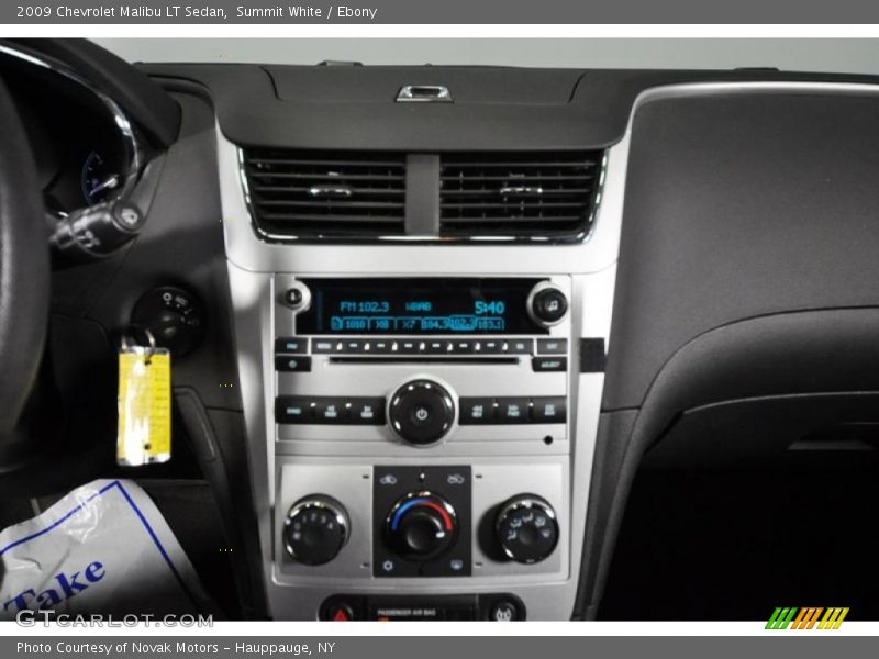 Summit White / Ebony 2009 Chevrolet Malibu LT Sedan
