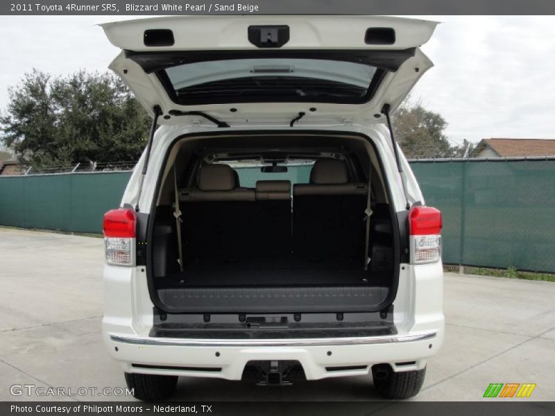 Blizzard White Pearl / Sand Beige 2011 Toyota 4Runner SR5
