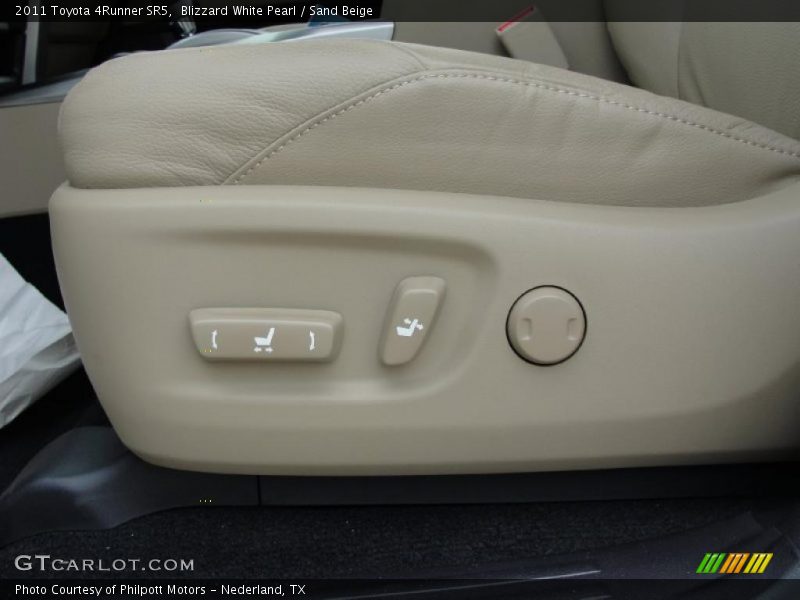 Blizzard White Pearl / Sand Beige 2011 Toyota 4Runner SR5