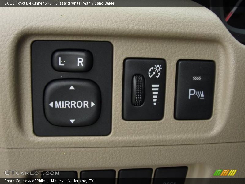 Blizzard White Pearl / Sand Beige 2011 Toyota 4Runner SR5