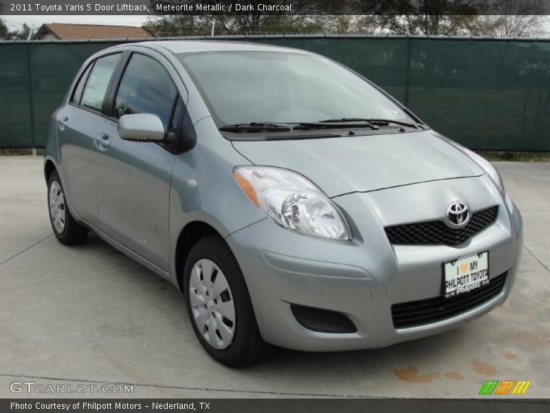 Meteorite Metallic / Dark Charcoal 2011 Toyota Yaris 5 Door Liftback