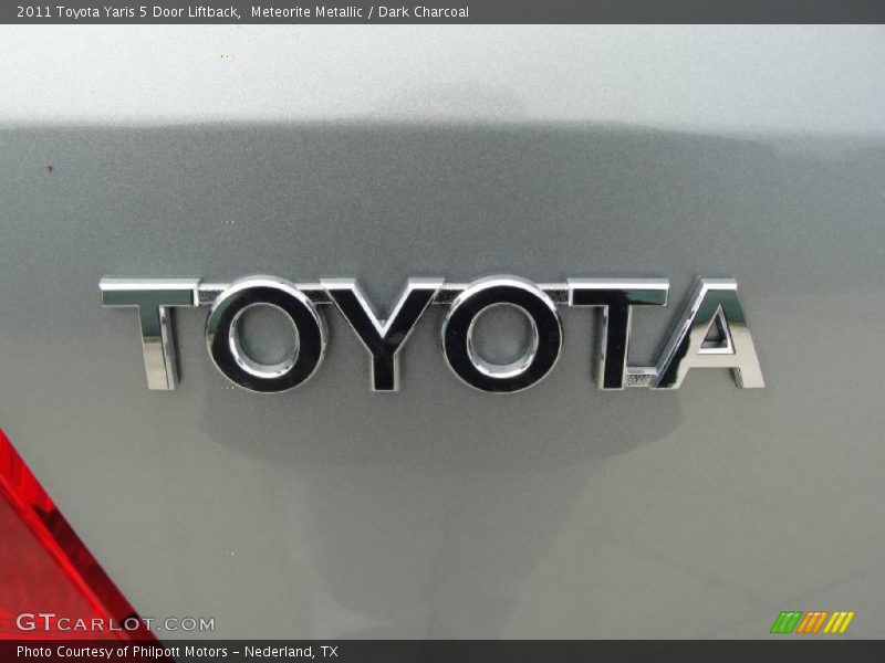  2011 Yaris 5 Door Liftback Logo