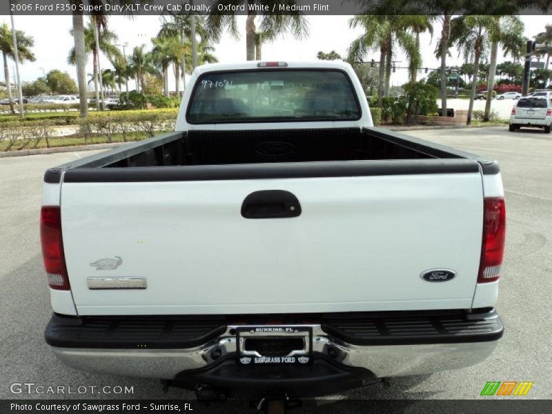 Oxford White / Medium Flint 2006 Ford F350 Super Duty XLT Crew Cab Dually