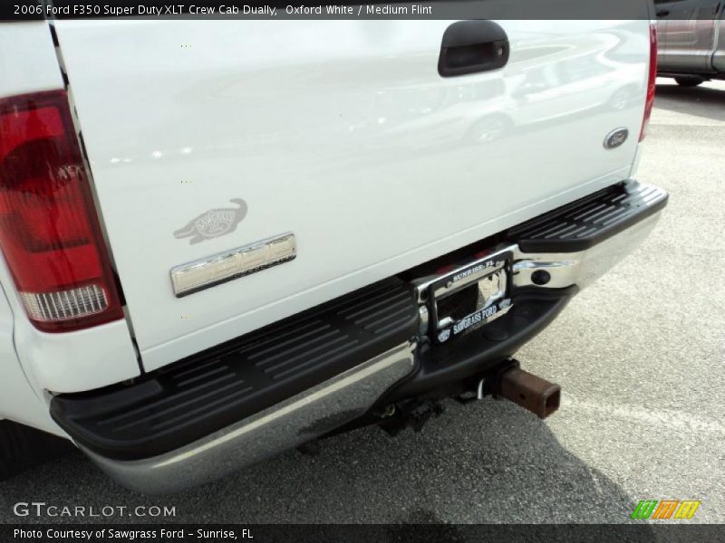 Oxford White / Medium Flint 2006 Ford F350 Super Duty XLT Crew Cab Dually