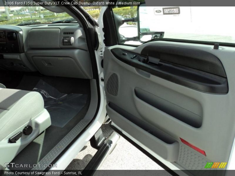 Oxford White / Medium Flint 2006 Ford F350 Super Duty XLT Crew Cab Dually