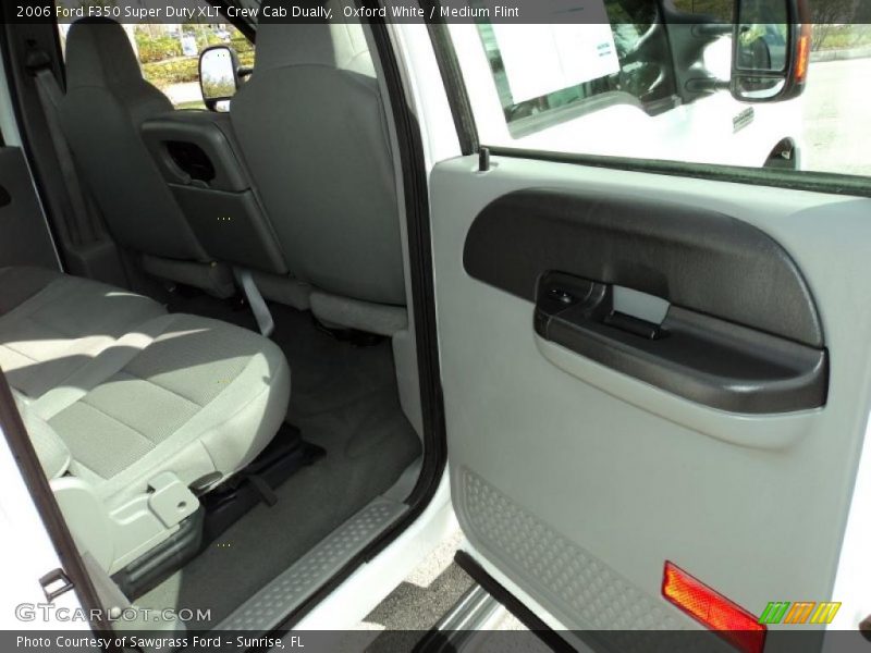 Oxford White / Medium Flint 2006 Ford F350 Super Duty XLT Crew Cab Dually