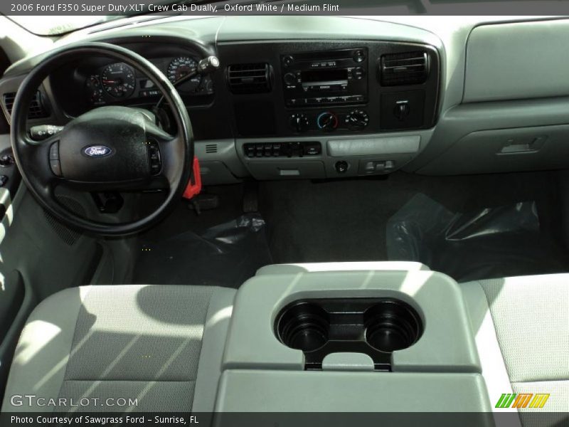 Oxford White / Medium Flint 2006 Ford F350 Super Duty XLT Crew Cab Dually
