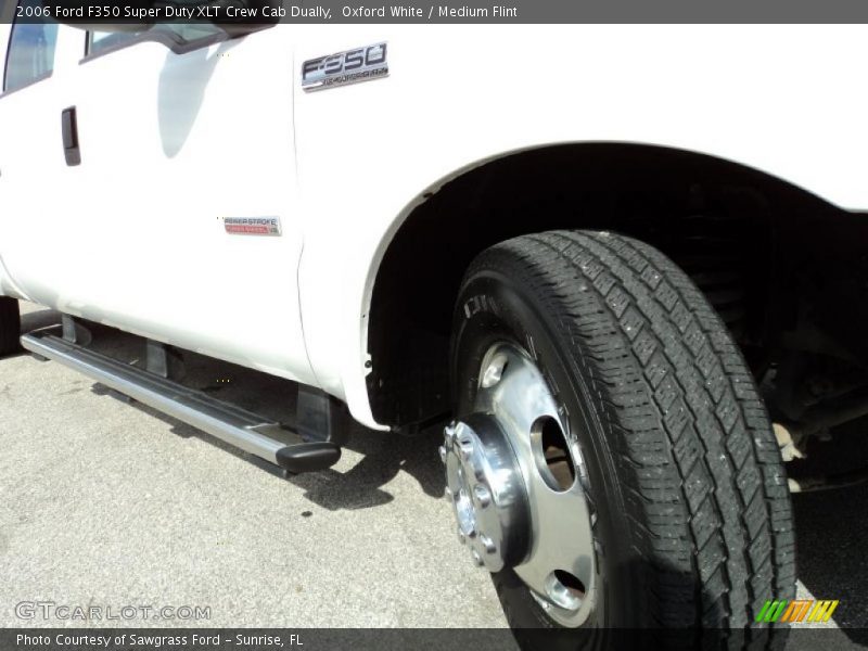 Oxford White / Medium Flint 2006 Ford F350 Super Duty XLT Crew Cab Dually