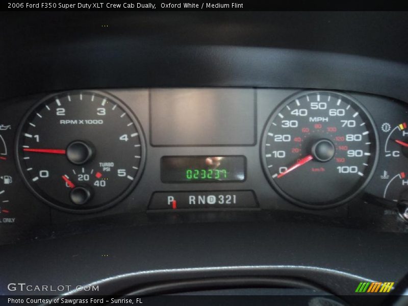 Oxford White / Medium Flint 2006 Ford F350 Super Duty XLT Crew Cab Dually