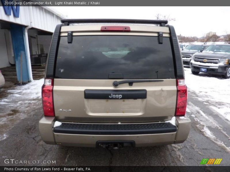 Light Khaki Metallic / Khaki 2006 Jeep Commander 4x4