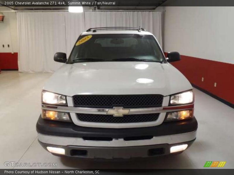Summit White / Tan/Neutral 2005 Chevrolet Avalanche Z71 4x4