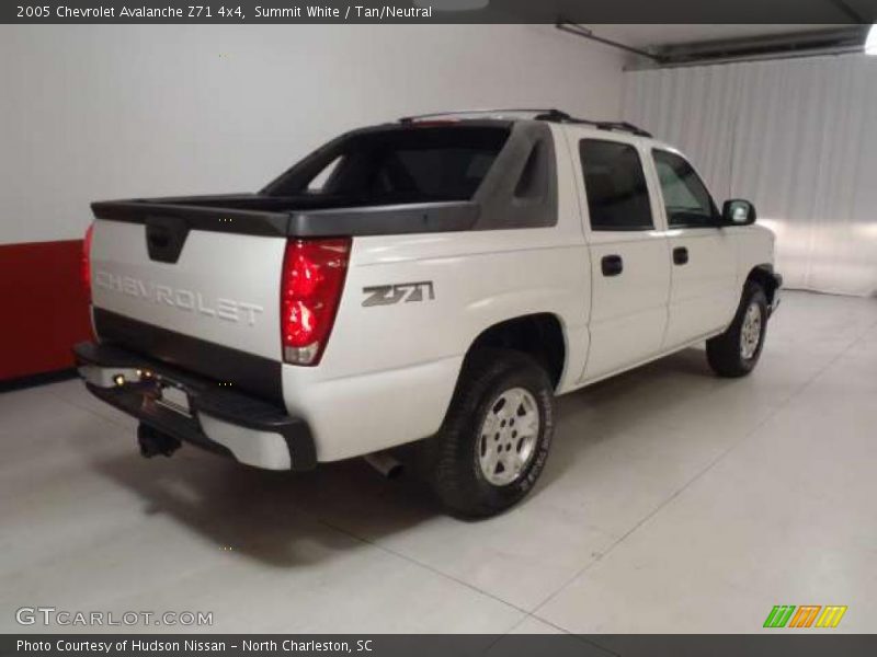 Summit White / Tan/Neutral 2005 Chevrolet Avalanche Z71 4x4