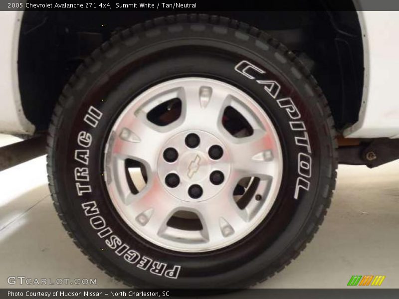 Summit White / Tan/Neutral 2005 Chevrolet Avalanche Z71 4x4