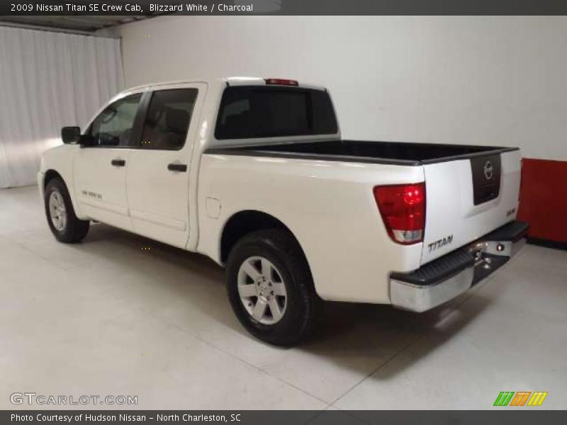 Blizzard White / Charcoal 2009 Nissan Titan SE Crew Cab