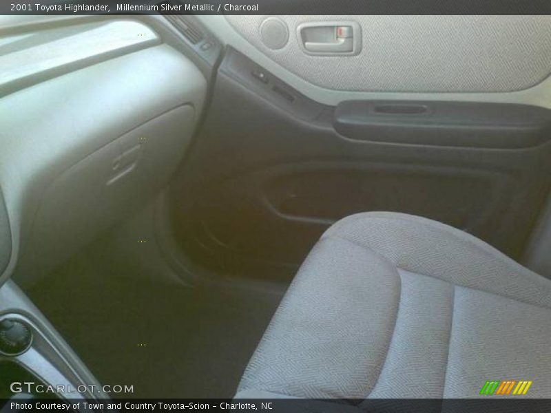 Millennium Silver Metallic / Charcoal 2001 Toyota Highlander