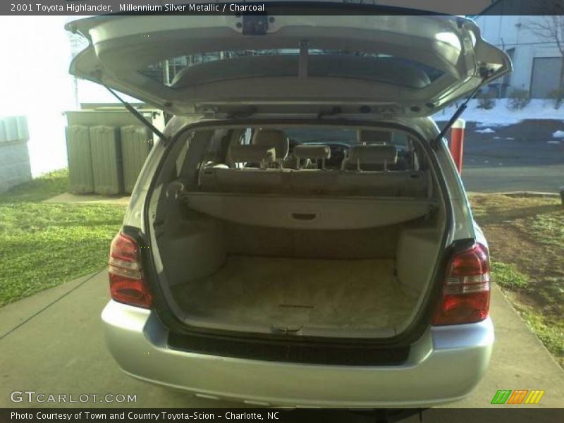 Millennium Silver Metallic / Charcoal 2001 Toyota Highlander