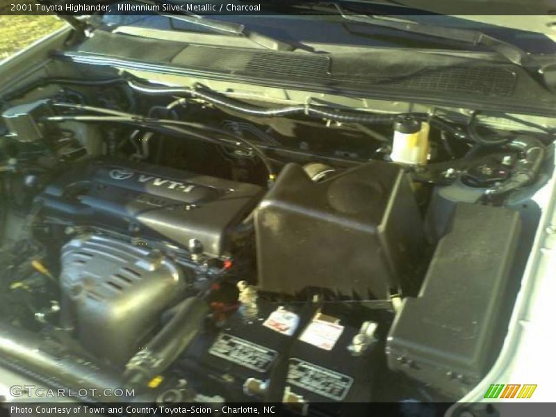 Millennium Silver Metallic / Charcoal 2001 Toyota Highlander