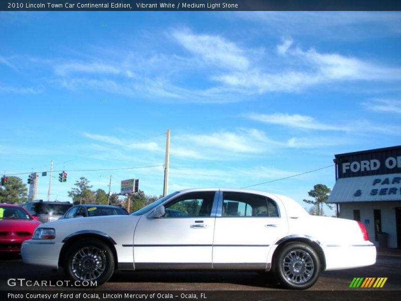 Vibrant White / Medium Light Stone 2010 Lincoln Town Car Continental Edition